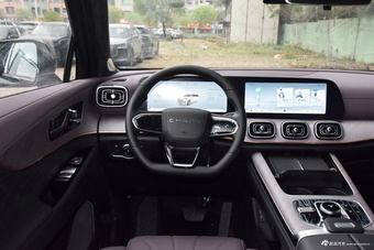 2025款瑞虎9 2.0T 自动两驱尊享版 5座