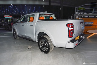 2026款长城炮 2.4T乘用炮自动柴油四驱尊享型