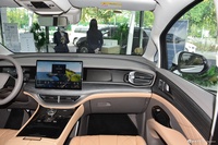 2022款腾势D9 DM-i 970 四驱尊荣型