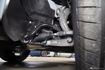 2025款奥迪Q5L 45周年典藏版 40 TFSI 时尚动感型