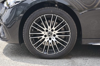 2025款奔驰C级 改款 C 260 L 运动版
