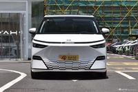 2025款小鹏X9 740超长续航 Max