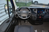 2021款依维柯欧胜3.0T自动超瑞长轴短悬高顶侧拉门