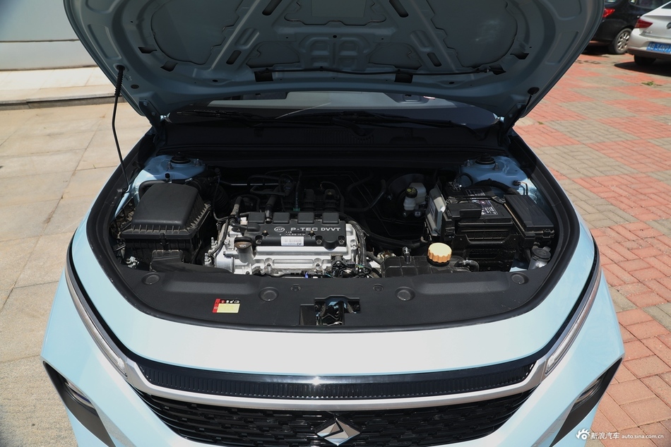 2020款新宝骏RC-5 1.5L手动智耀精英型