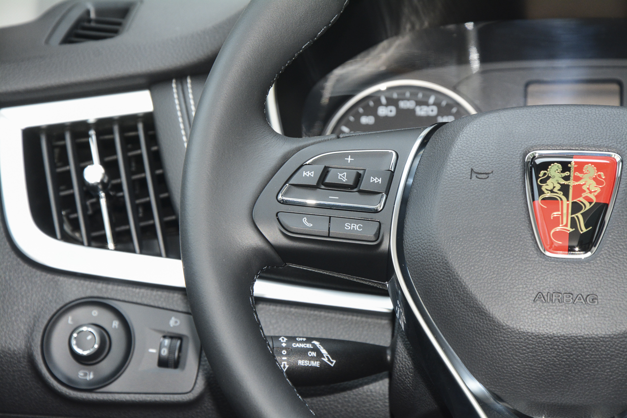 2020款荣威RX5 20T自动4G互联超越旗舰版