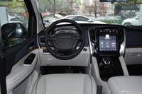 2022款风行M7领爵款 2.0T 自动公爵版