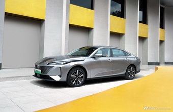 2025款逸动PHEV 智慧新蓝鲸 145KM 战舰版 官图