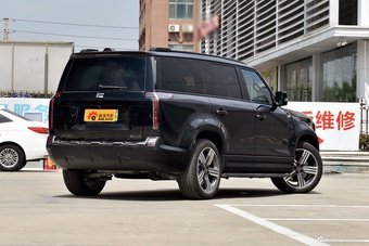 2024款极石01 尊享6座长续航版