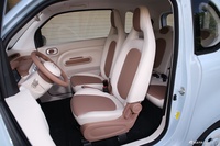 2026款奔腾小马222km 闪耀马