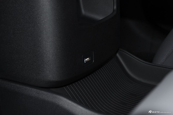 2024款深蓝S05 纯电版