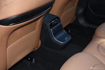 2025款奔驰E级 E 300 L 时尚运动型