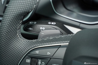 2025款奥迪Q5L 45周年典藏版 45 TFSI 豪华动感型