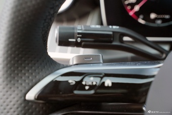 2025款奔驰GLC轿跑 GLC 300 4MATIC轿跑SUV