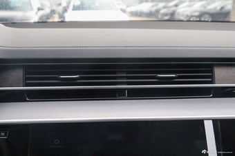 2026款奥迪A8L 55 TFSI quattro旗舰型