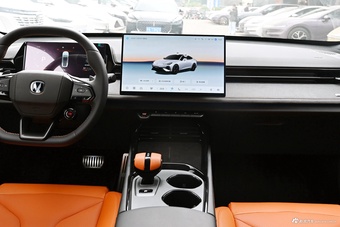 2025款长安UNI-V 第三代 2.0T 劲擎型