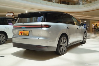 2025款理想i8 高配