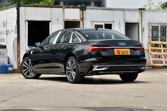 2025款奥迪A6L 改款 45 TFSI quattro 臻选动感型