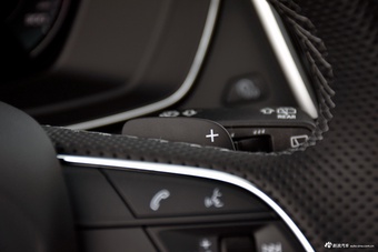 2025款奥迪Q5L Sportback 45周年典藏版 40 TFSI 豪华型