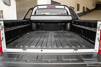 2022款福田征服者5 2.0T自动柴油两驱武林至尊长轴4F20TC