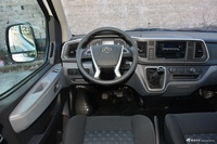 2024款上汽大通MAXUS V80 傲运通 6MT 短轴中顶127Ps 5/6座