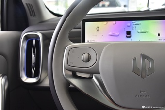 2025款零跑B01 650激光雷达版