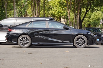 2025款影豹 270T DCT R-Style劲享版