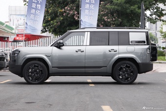 2025款方程豹钛7 四驱基本型