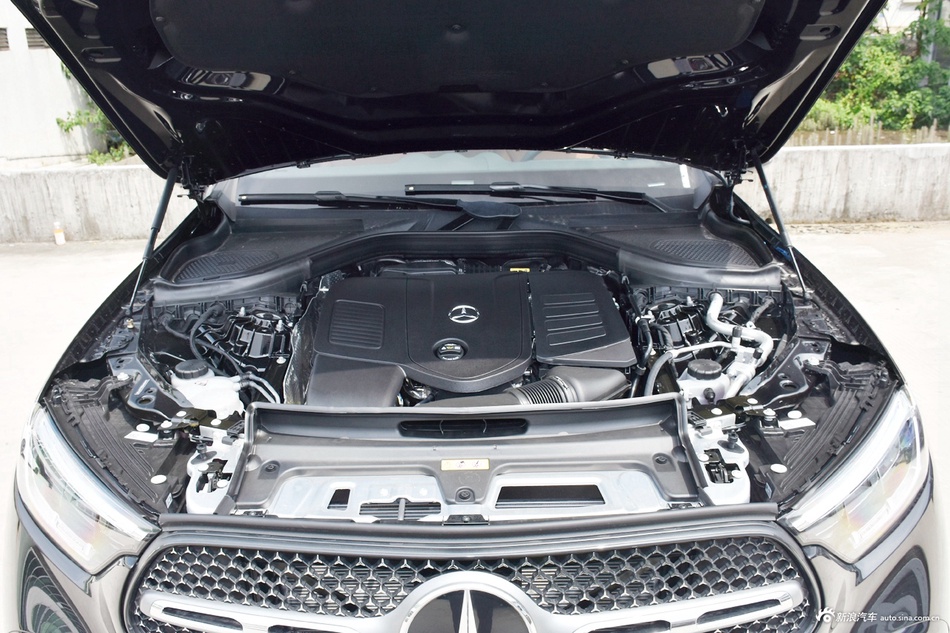2025款奔驰GLC改款 300 L 4MATIC 动感型 7座