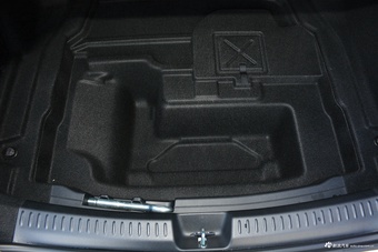 2024款奔驰E级 E 260 L 运动型