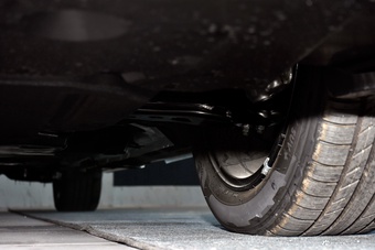 2025款威尔法 皇冠 双擎 2.5L 墨金版