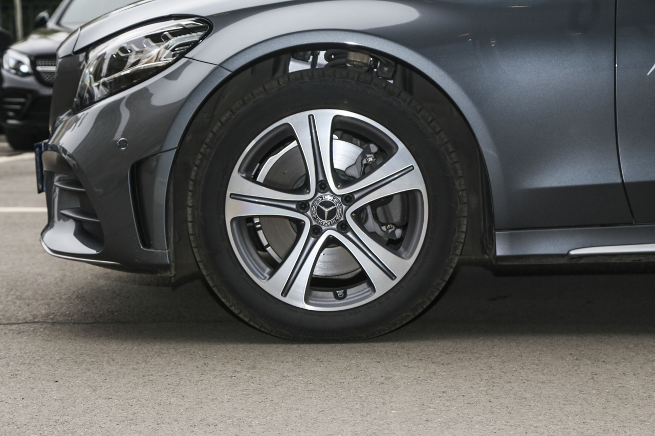 2020款奔驰C级C 260L 1.5T自动运动版