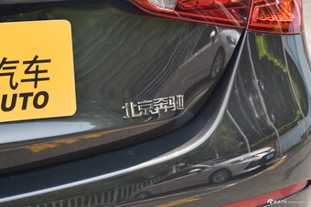 2025款奔驰C级 改款 C 260 L 运动版
