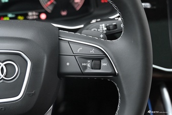 2025款奥迪Q7 55 TFSI quattro S line黑武士型