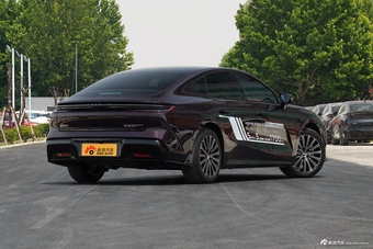 2026款星耀8 225km EM-P 远航家星河版+耀夜套装