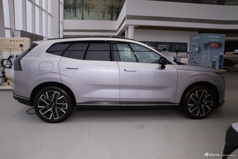 2026款沃尔沃XC70插电 四驱超长续航