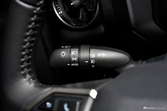 2025款普拉多 2.4T 全能TX版 5座