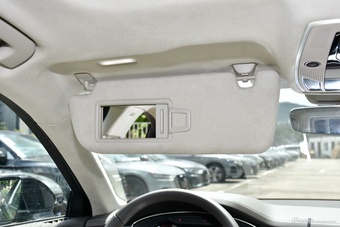 2025款奥迪A8L 55 TFSI quattro 旗舰型