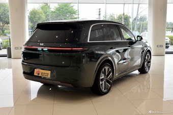 2024款理想L8 Ultra