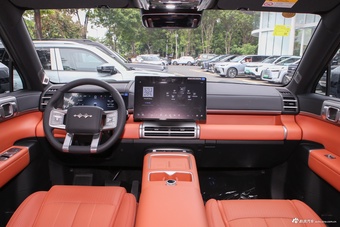 2025款方程豹钛7 190KM四驱Ultra版图片