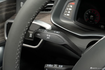 2026款奥迪A6L 45 TFSI quattro 臻选动感型