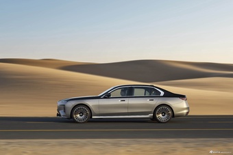 2027款宝马7系 740 xDrive 海外版 官图