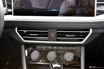 2025款速腾 改款三 300TSI DSG超越版