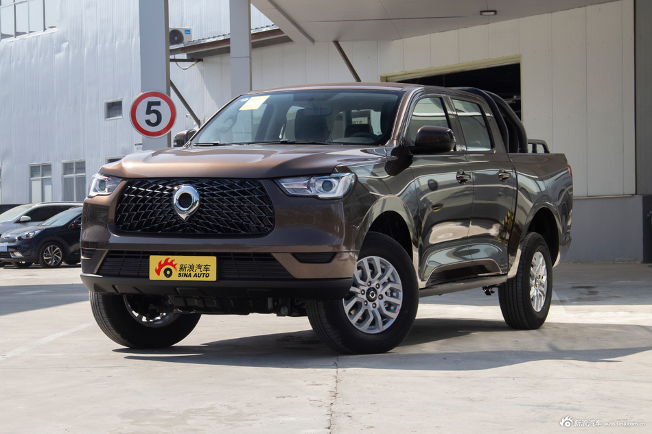  2019款长城炮2.0T手动商用版四驱标箱柴油精英型 