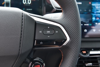 2025款长安UNI-V 第三代 1.5T 500Bar尊贵型