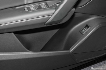 2024款奥迪Q5L 40 TFSI 时尚动感型