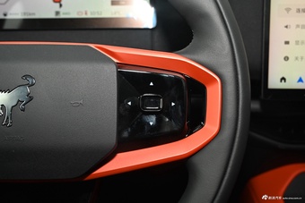 2026款福特智趣烈马 墨钻增程版