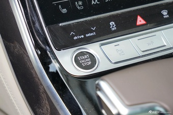 2024款奥迪A8L Horch创始人版 55TFSI