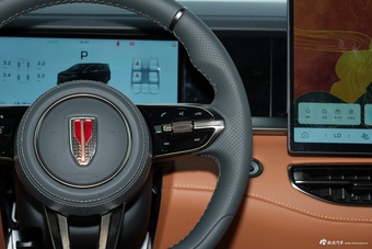2026款红旗HQ9 PHEV 2.0T 四驱尊贵版