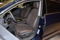 2022款奥迪A7L 55 TFSI quattro S-line 志远型流晶套装