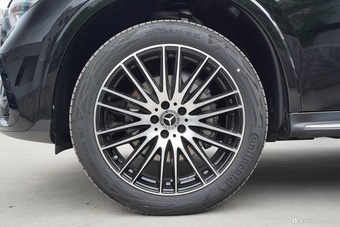 2025款奔驰GLC改款 300 L 4MATIC 豪华型 7座